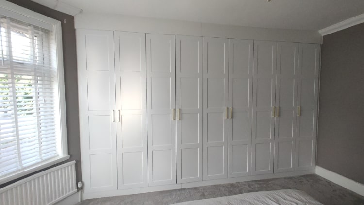 4 Secrets: How to Choose the Best Fitted Wardrobe Layout - Online Bedrooms