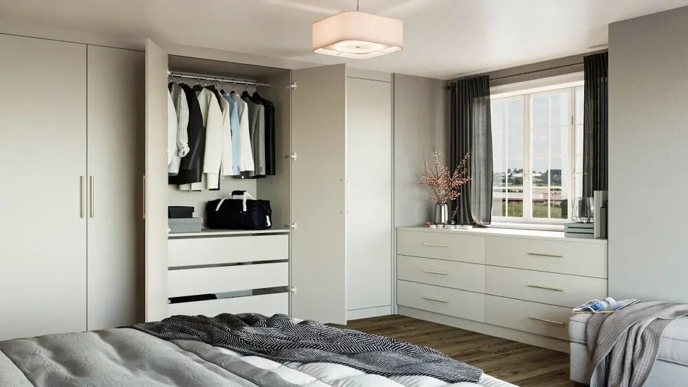 Fitted Wardrobes v Built In Wardrobes: What’s The Difference? - Online Bedrooms