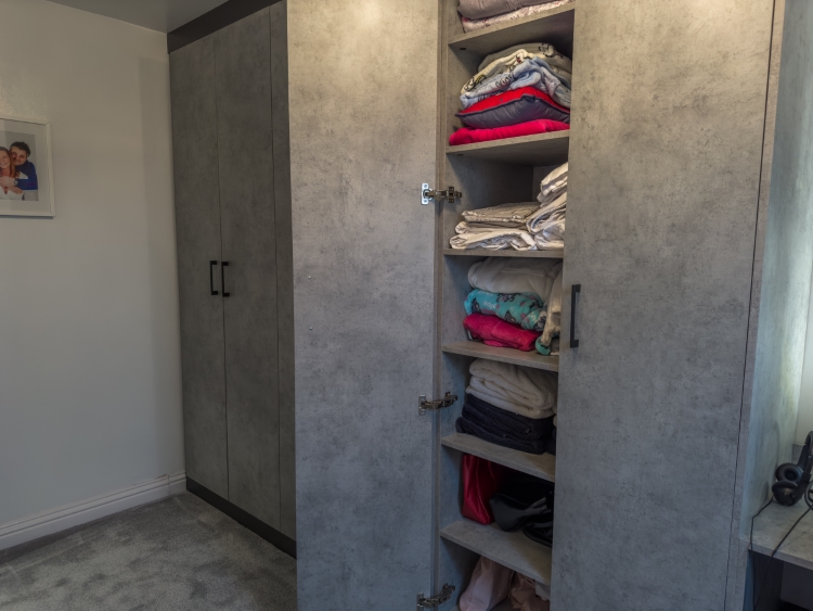Customer Story: A Spare Room Converted To An Office With Storage